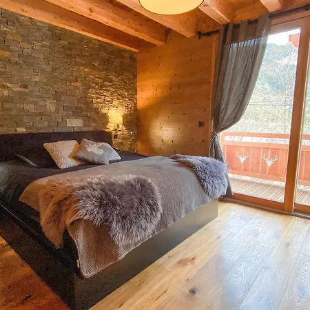 Grand Area Chalet *